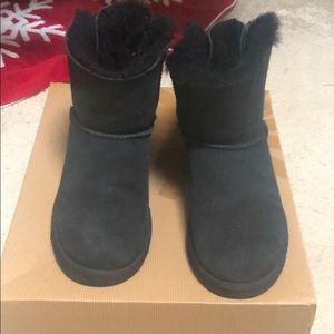 Uggs short Baily bow